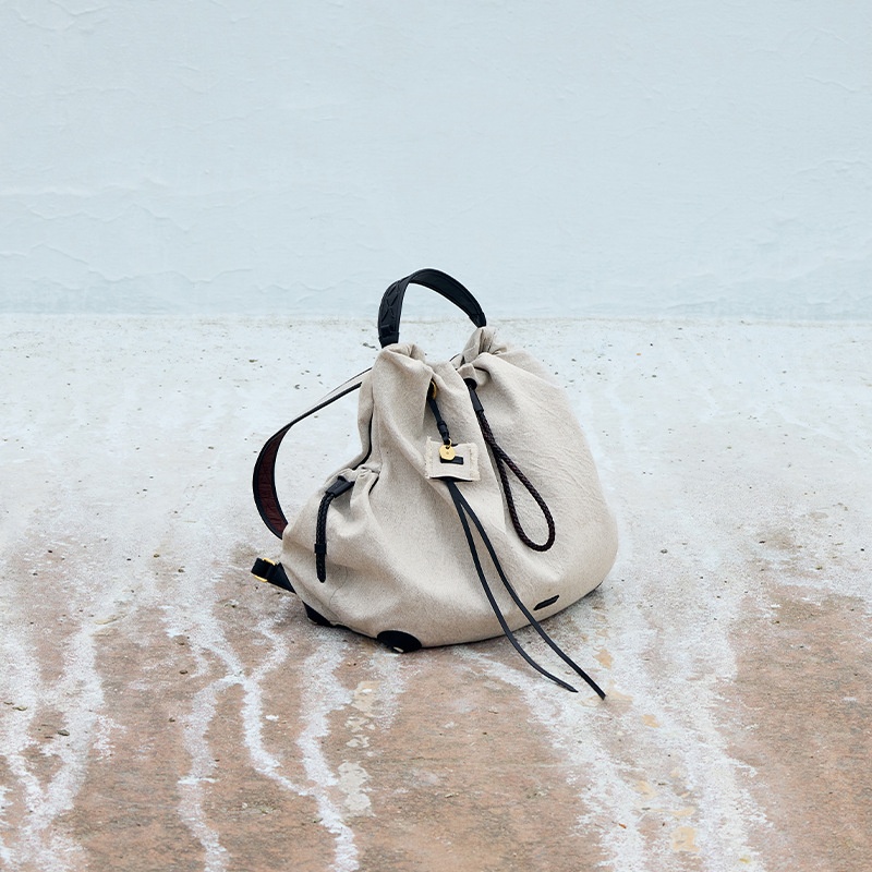 UKF 새 디자이너 럭셔리 가방 일일 배낭 통근 호보  - Fashion Backpack Women 리뷰 및 가격